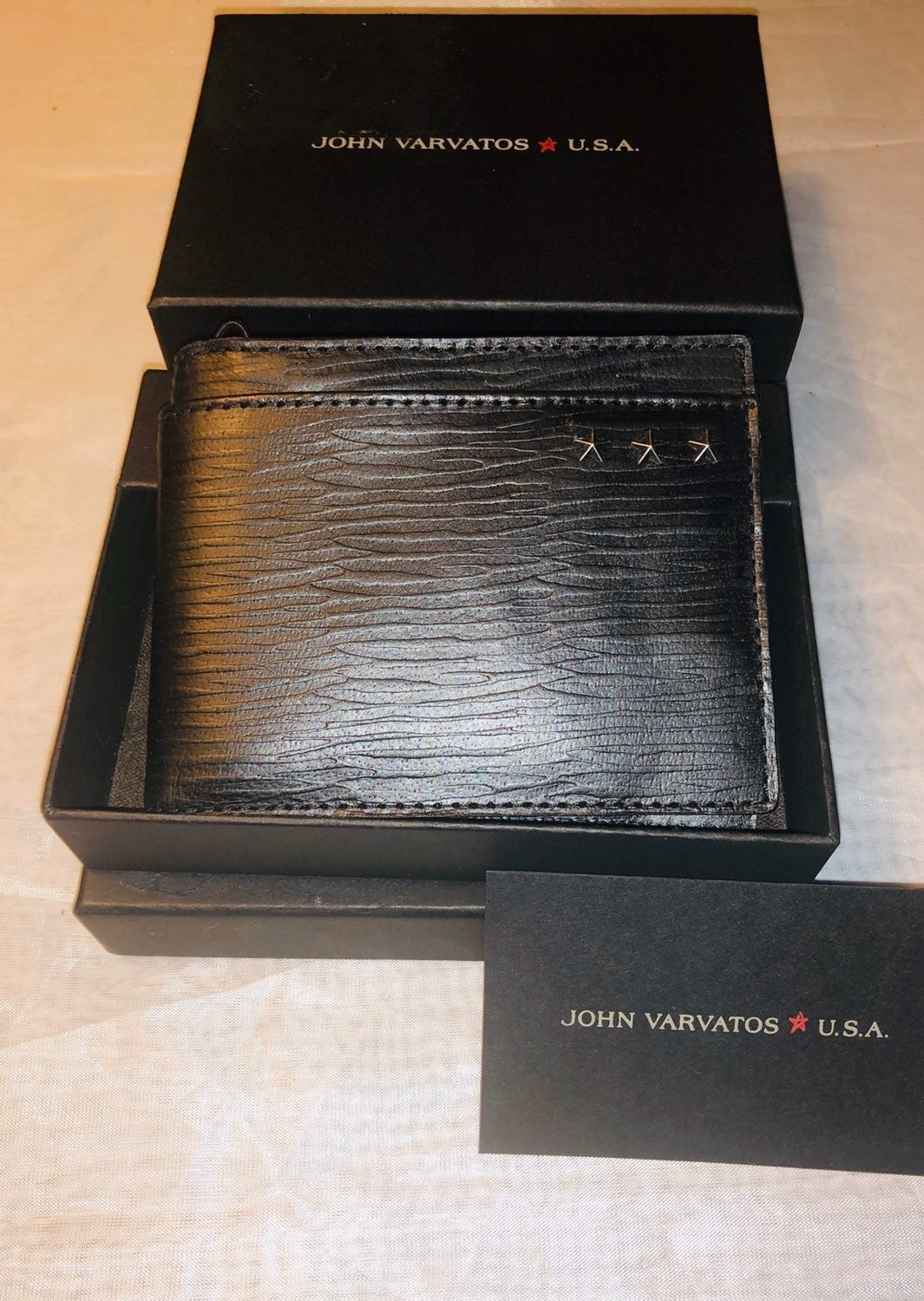 JOHN VARVATOS MEN'S BILLFOLD WALLET