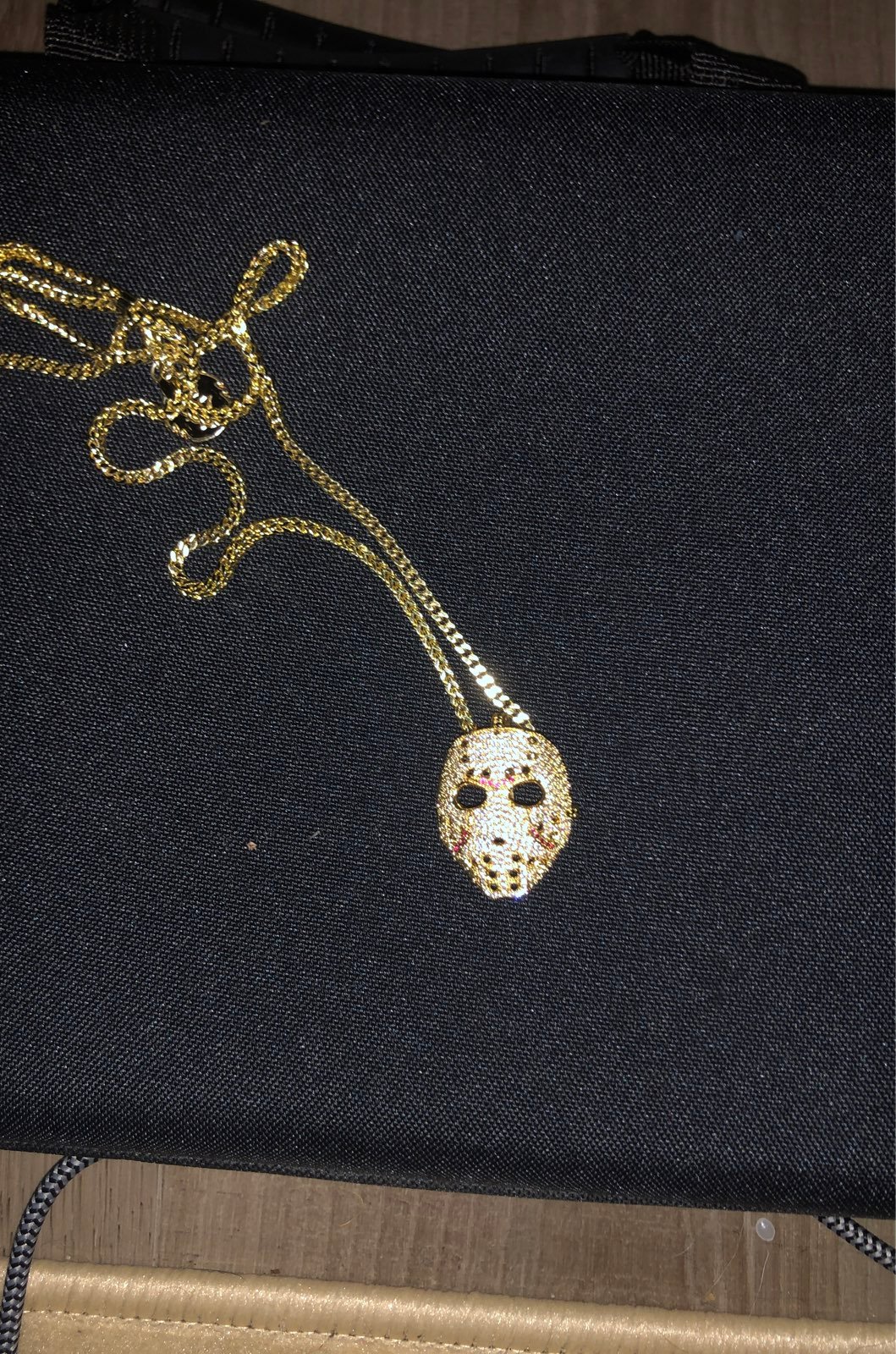 Independent necklAce