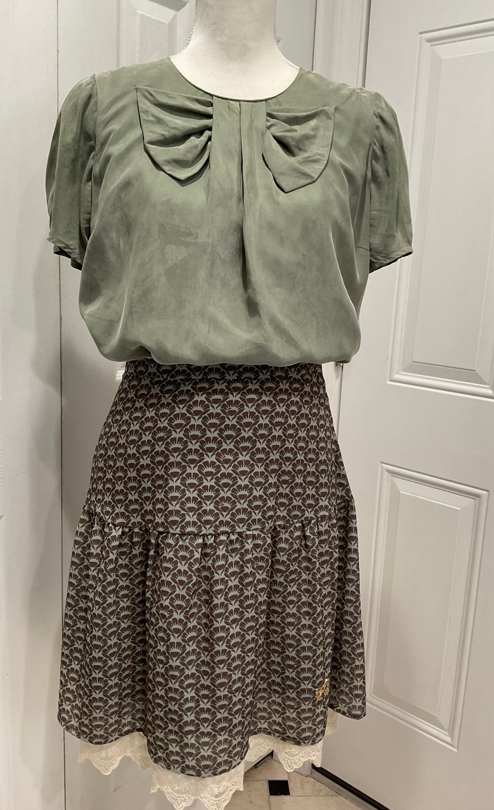 Fix Atelier High Quality Top/Skirt Lined Silky Polyester Set, Size 6