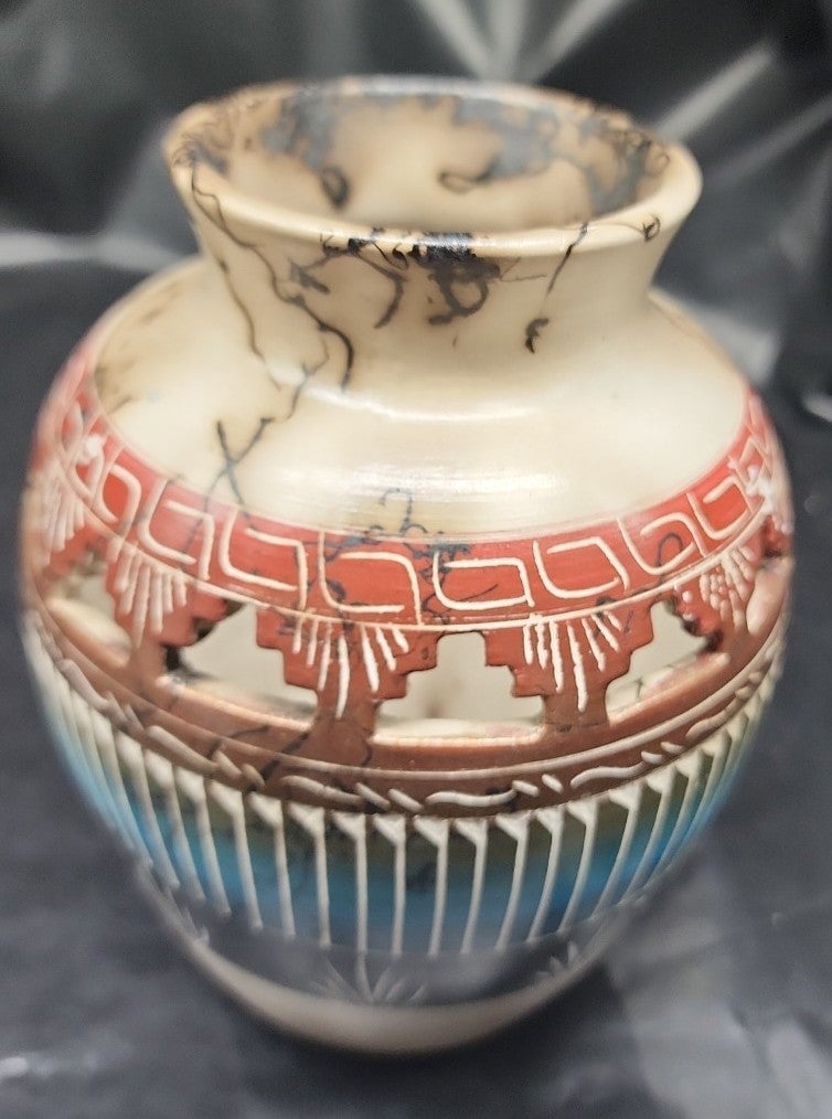 Rare Vintage 6” Navajo Horse Hair Pottery Vase