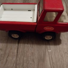 Vintage red tonka truck