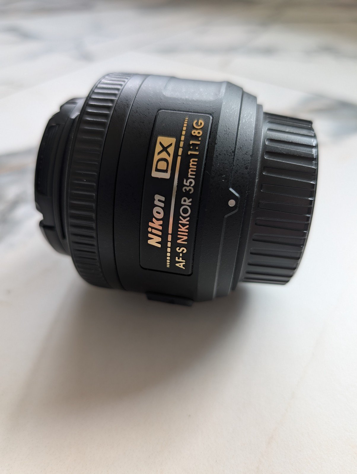 Nikon Nikkor AF-S DX 35mm 1:1.8 lens