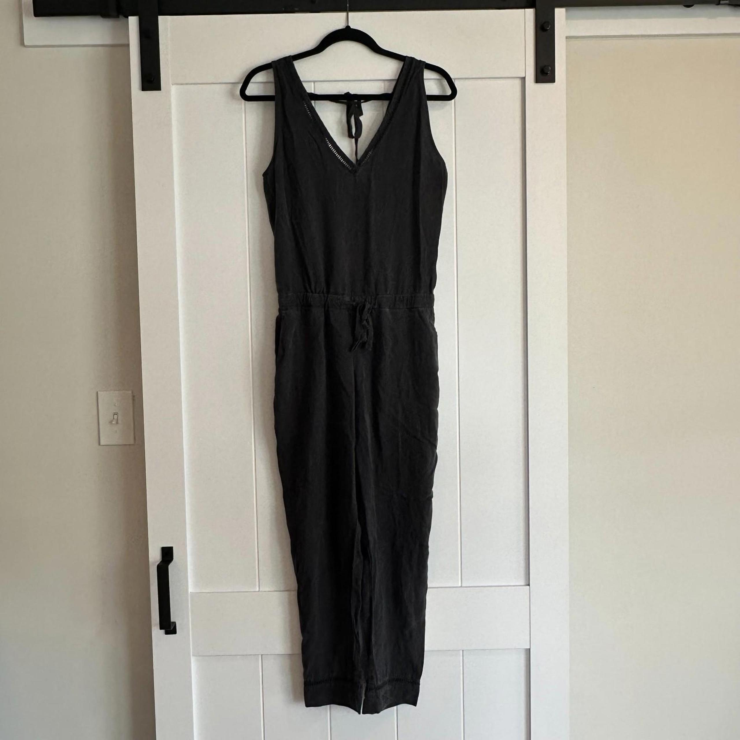 BELLA DAHL Dark Gray Cross Back Jumpsuit Size XS