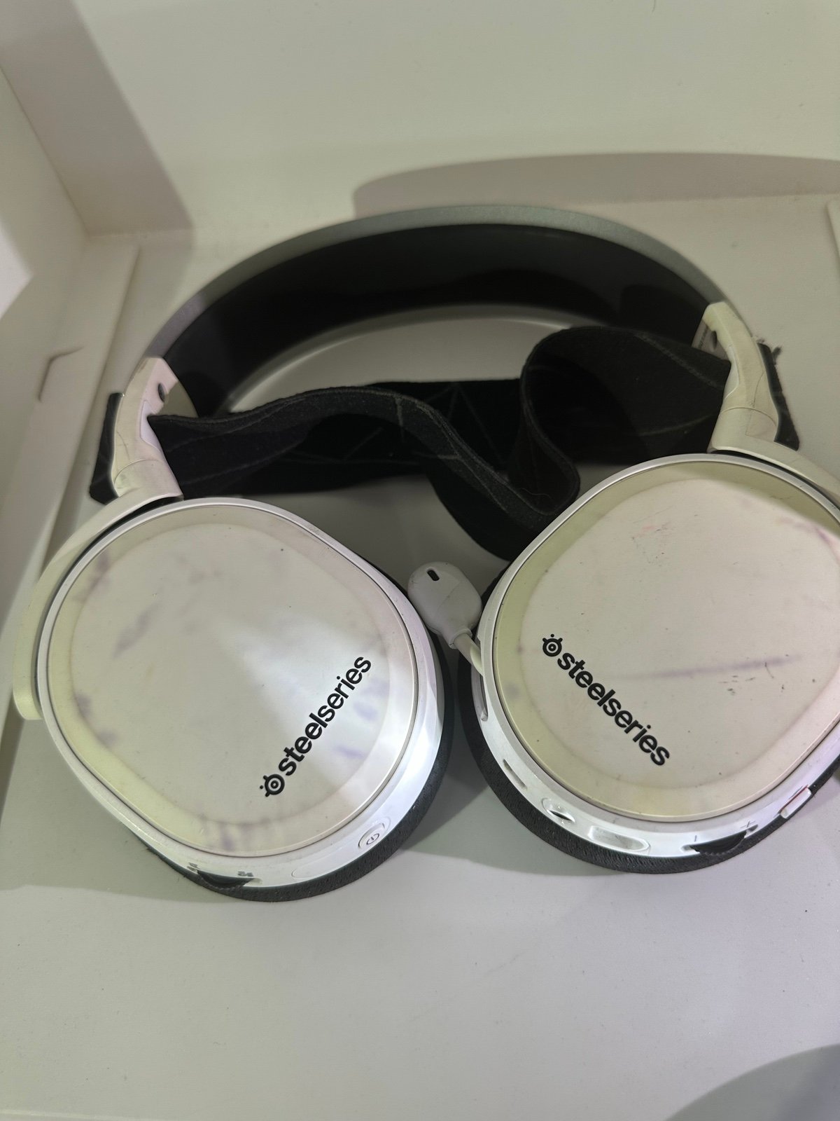 Headphones steelseries