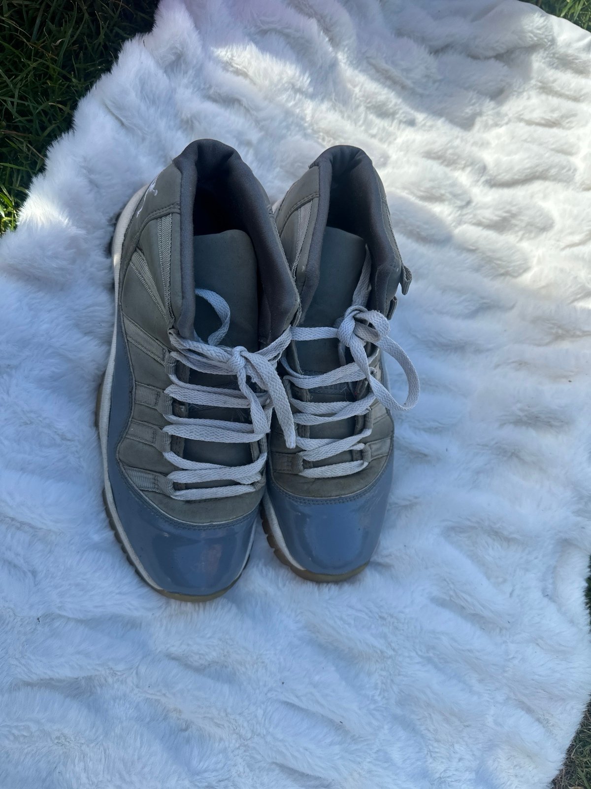Jordans 11s 2001 retro
