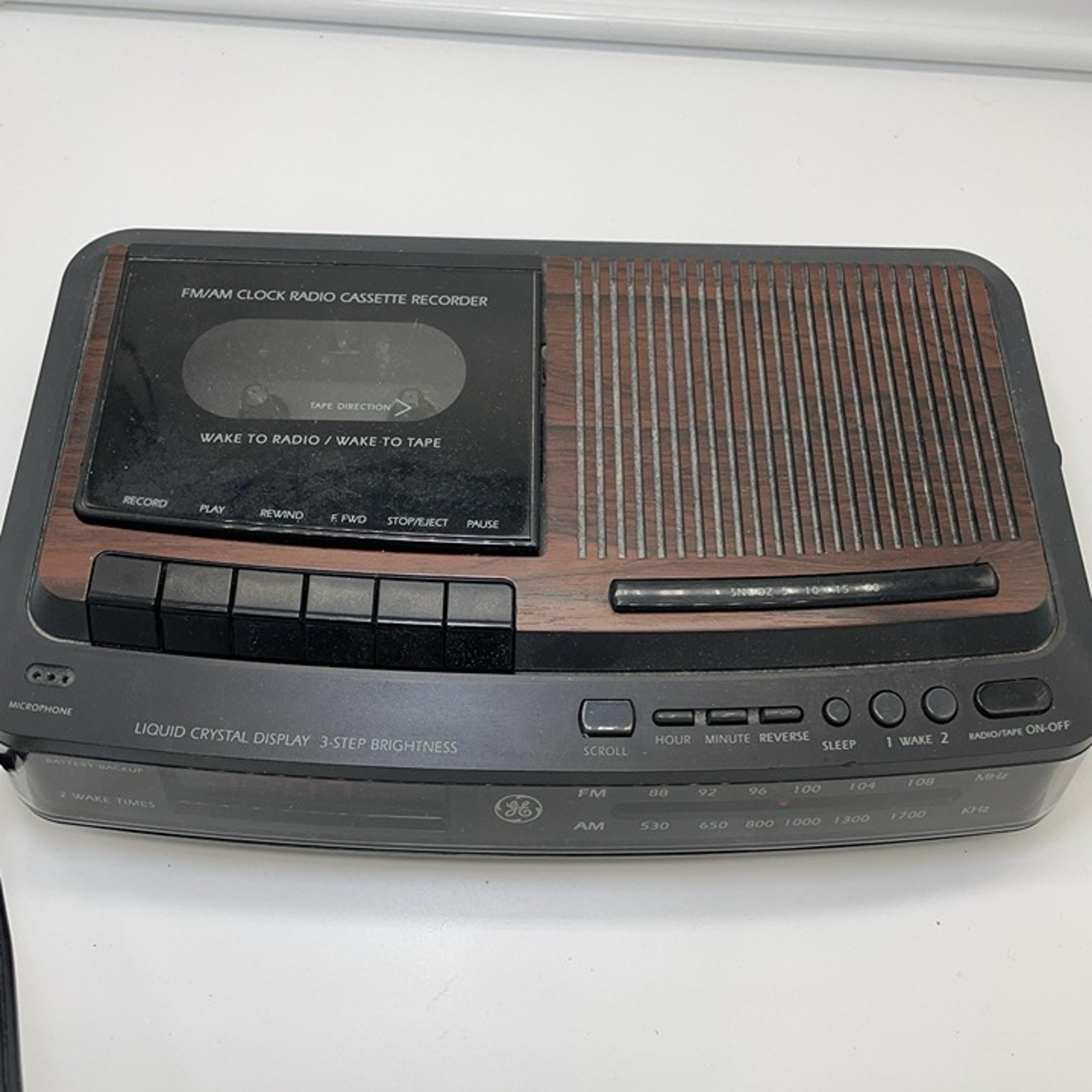 Vintage GE FM/AM Radio Cassette Recorder Model GE 7-4966A with 2 Alarms, Works