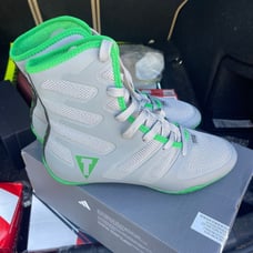 Title boxing shoes
