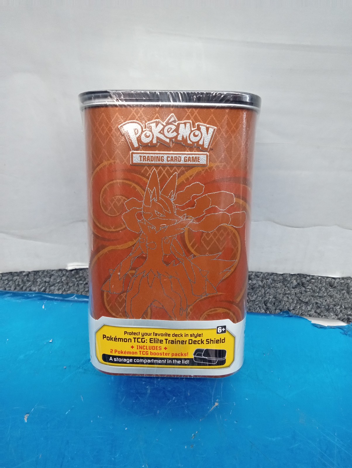 2015 Pokemon TCG elite trainer deck shield includes two pokémon TCG booster pack