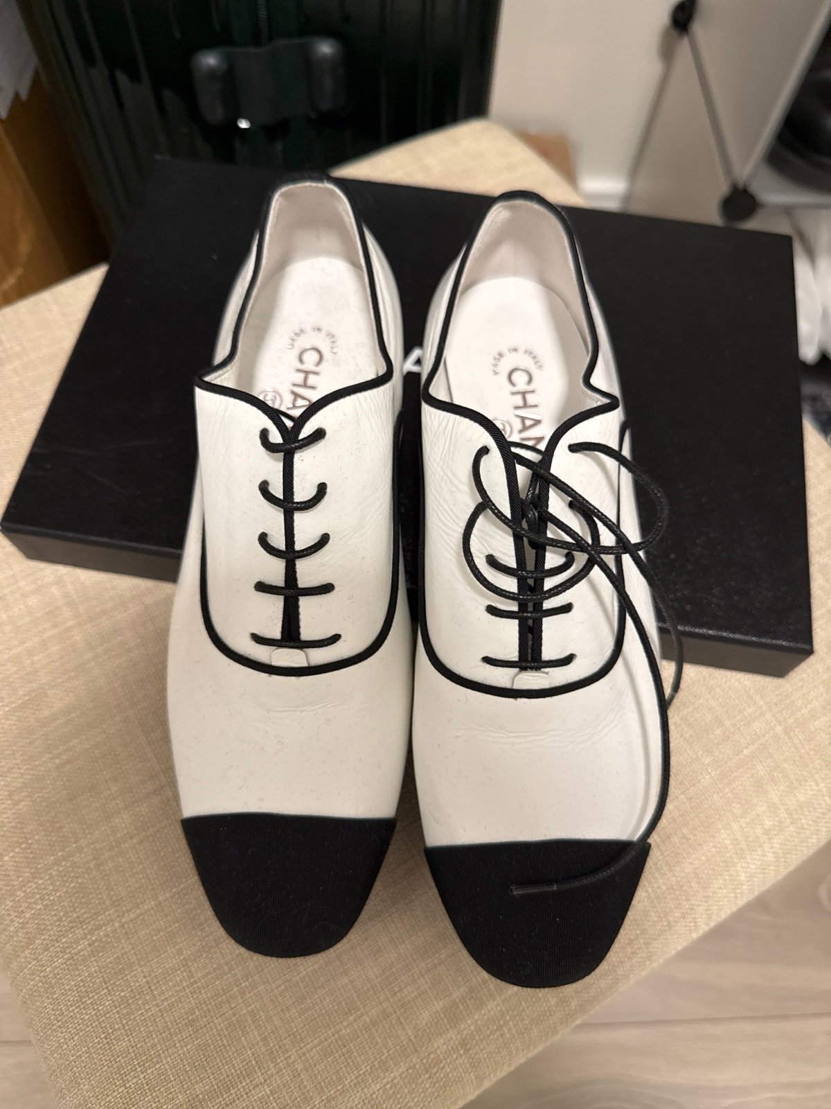 Chanel lace up block