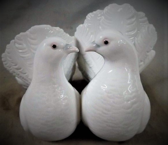 Lladro pair of Doves, NO.1169, EUC