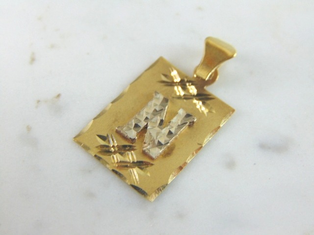 Womens 14k Gold N Pendant E4106