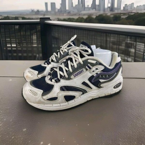 Saucony Women's Med Retro Athletic Sneaker US 7.5 White Navy Faux Leather Shoes