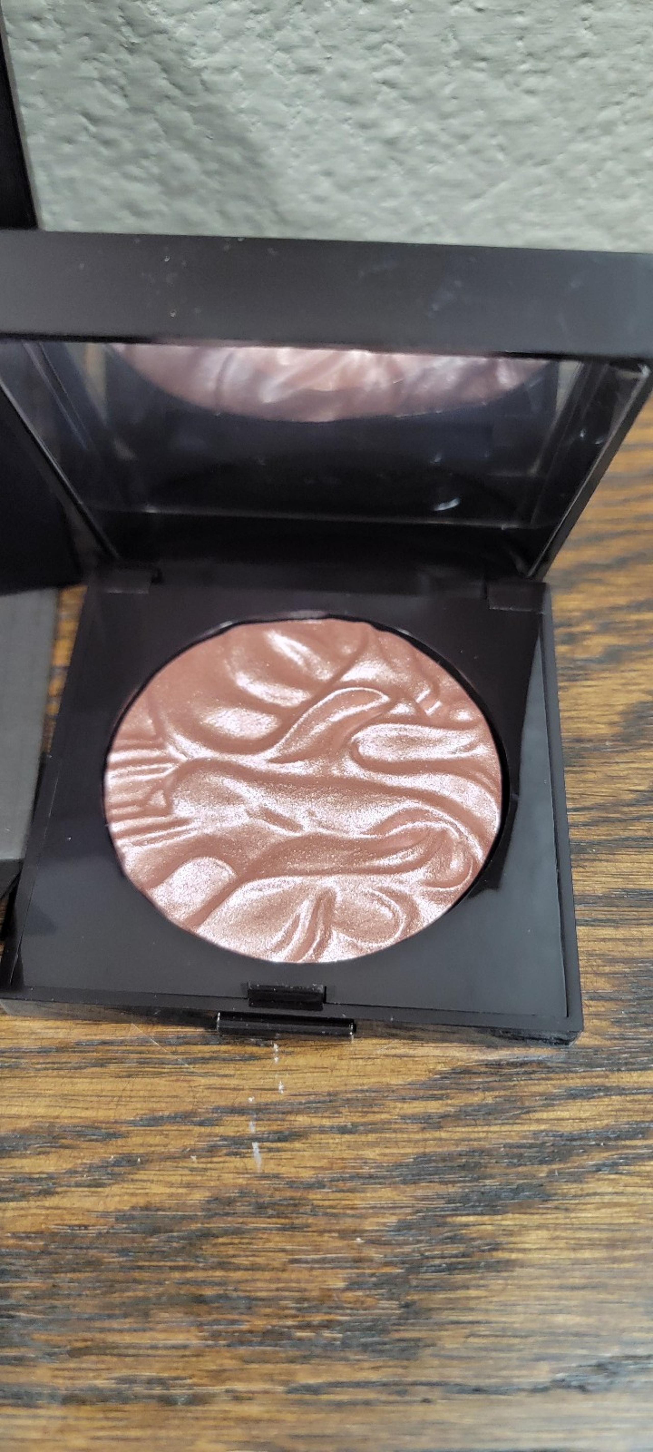 Laura Mercier face illiminator.