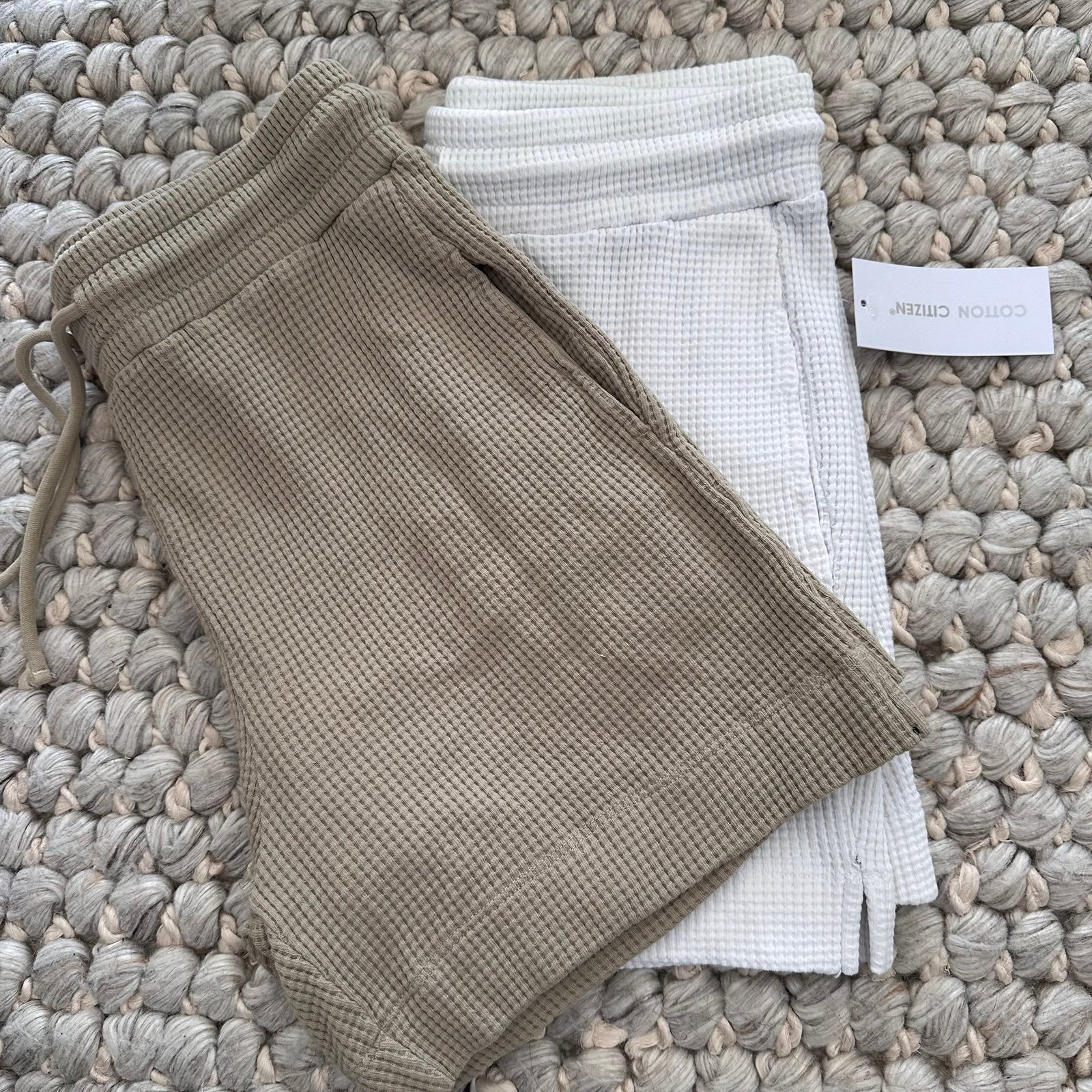 NWT Cotton Citizen Waffle Drawstring shorts size medium white and tan