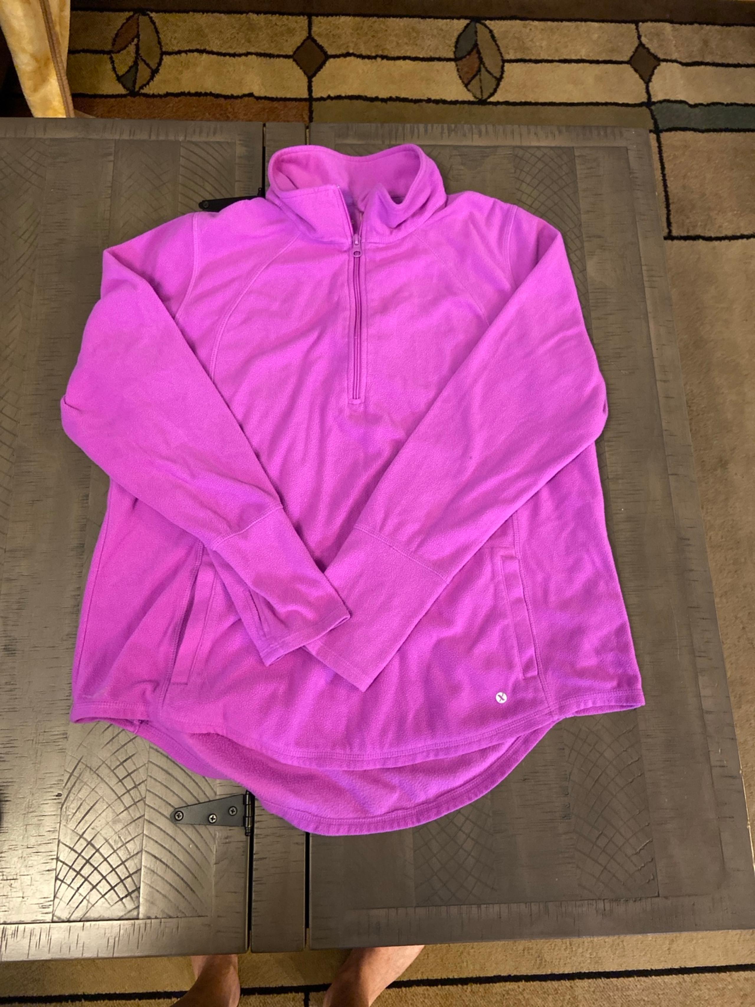 Xersion womens size Large pullover top