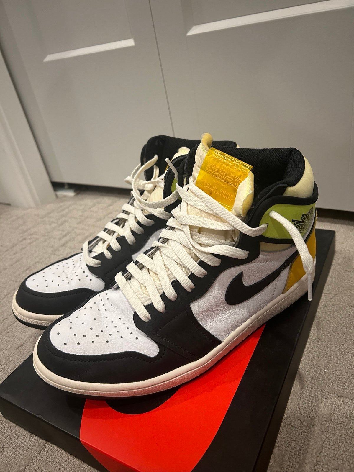 【Nike】ナイキ★Air Jordan 1 High Retro ''Volt Gold'\