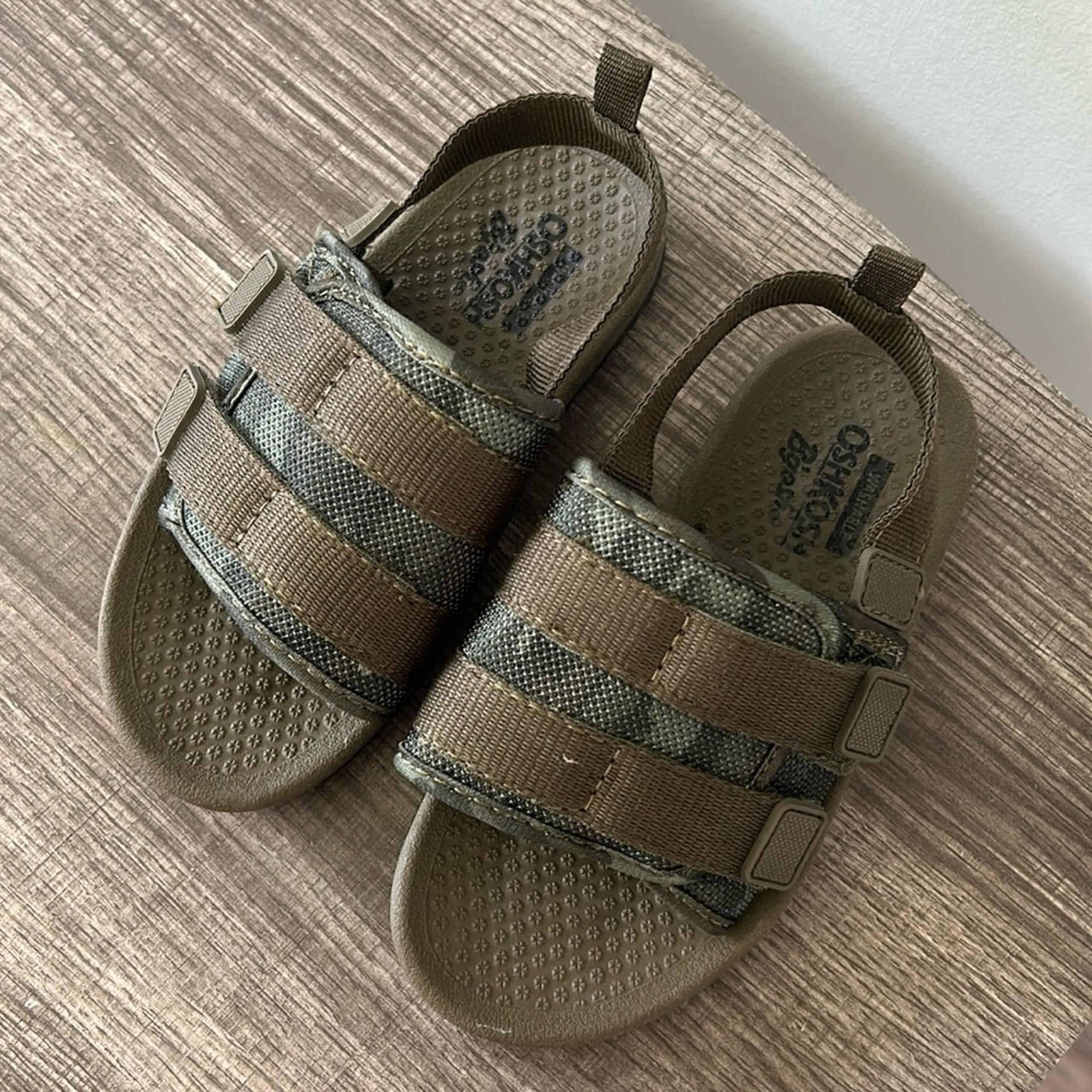 Oshkosh B’Gosh| Green Camo Sandals sz 9
