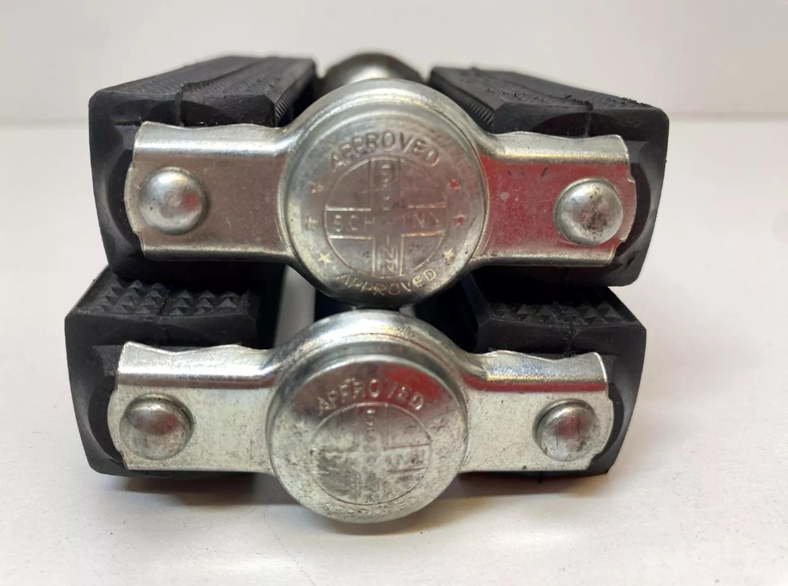 ORIGINAL 1970's Schwinn Sting Ray KRATE bicycle PEDALS 1/2" BOYS