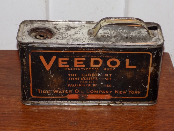Vintage Veedol Half Gallon Empty Oil Can
