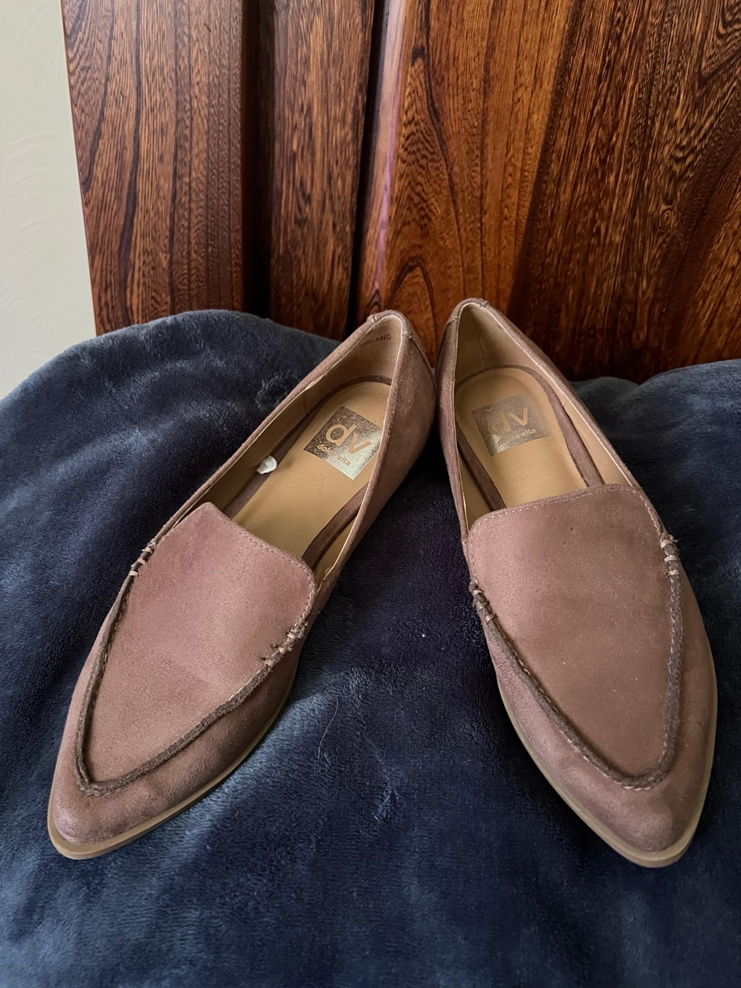 Dolce Vita Inglland Tan Suede Feel/Look Slip On Women’s 6.5 Shoes, good cond.