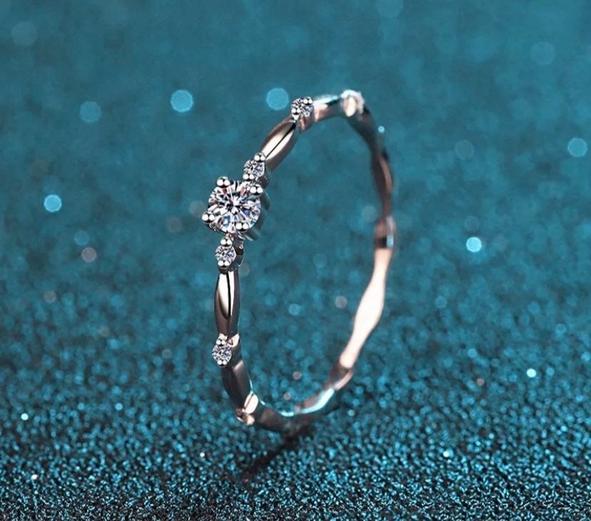 moissanite Diamond Wedding Band
