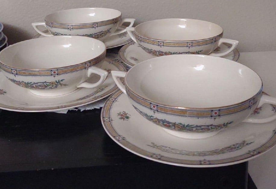 Set of 4 ornate deco style vintage Ducal crown ware cups and saucers