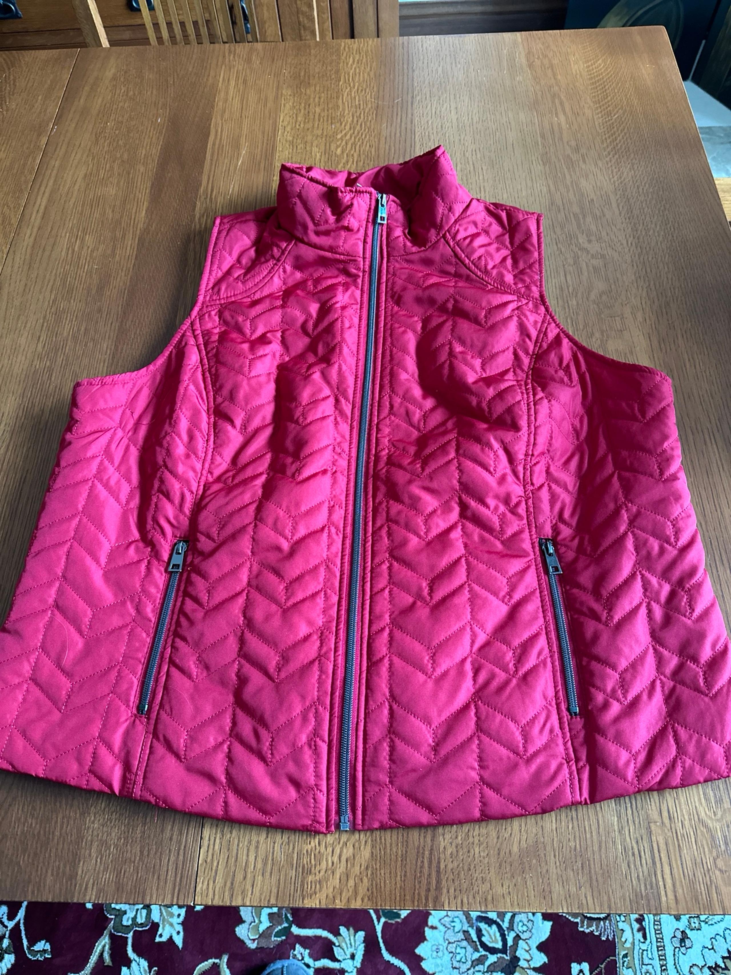 Women’s size 1x red vest - CJ Banks