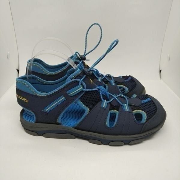 New Balance Adirondack Sandals Youth Size 5 Blue Grey Outdoors Cushioned
