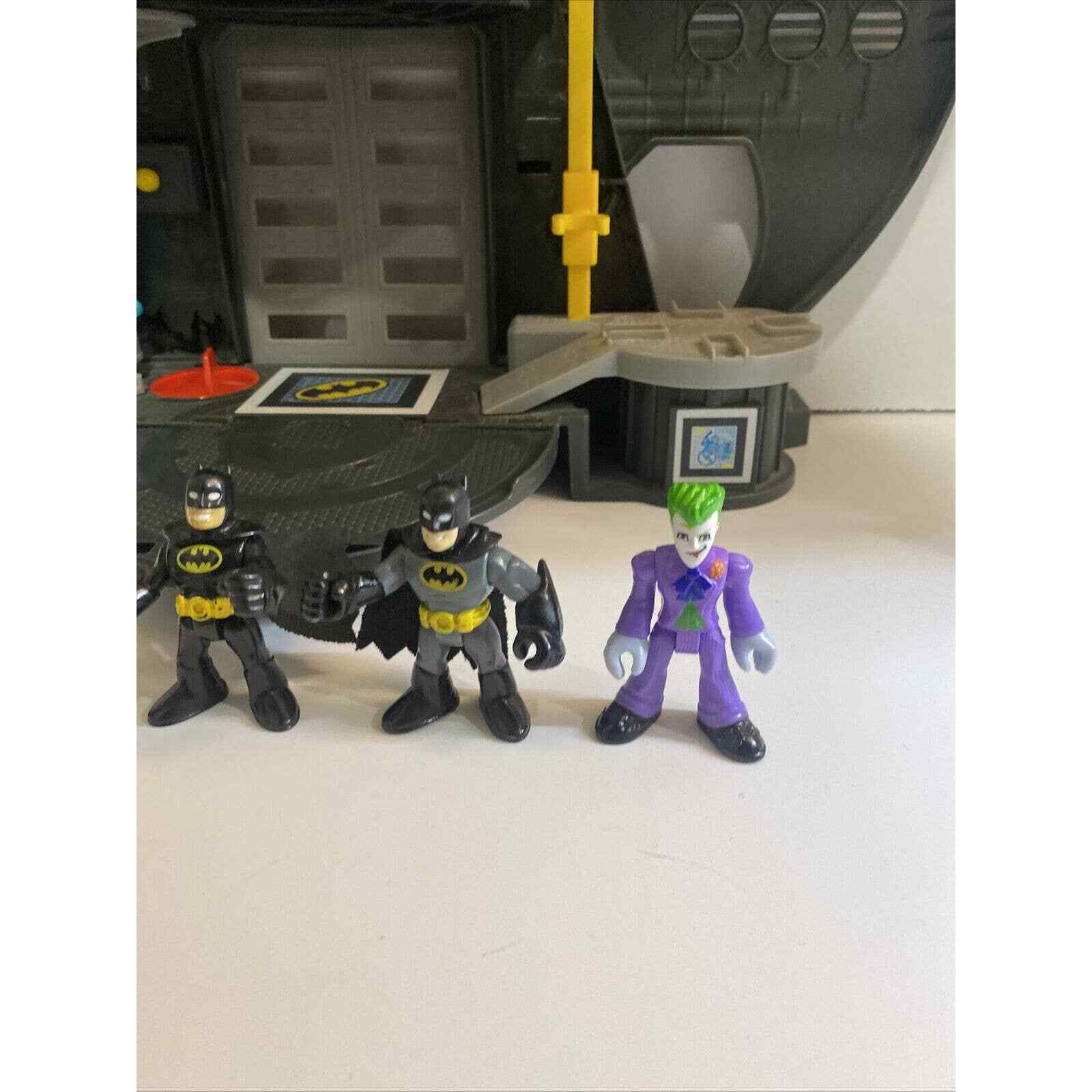 IMAGINEXT Batcave retailer playset DC Super Friends 2018 X7677 Batman Fisher Price