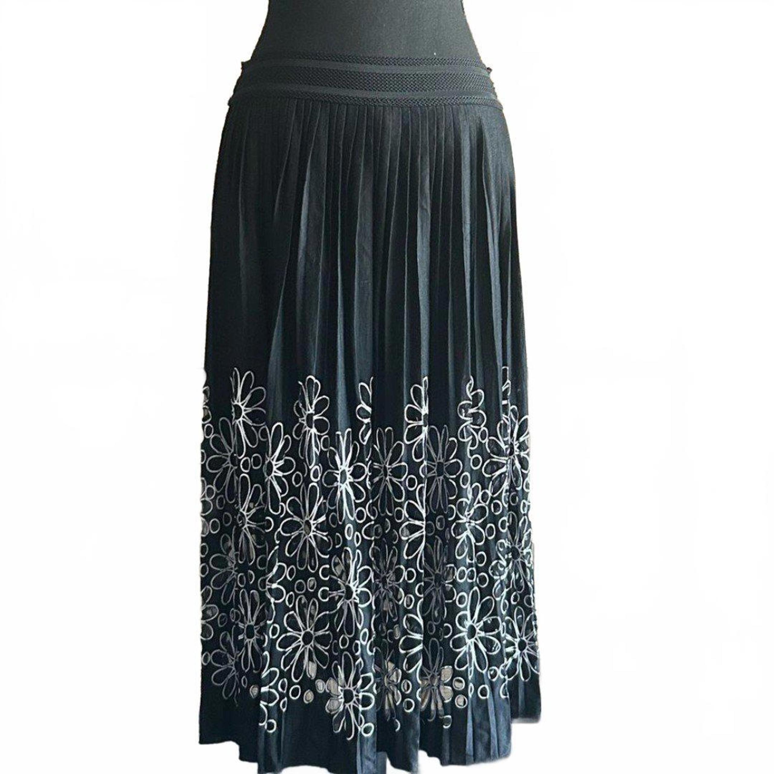Lapis Womens Maxi Skirt Small Black Elastic Waistband Pleated Floral Cut Out
