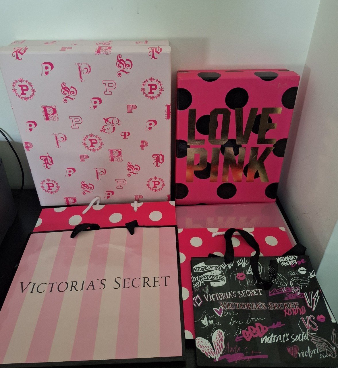VS PINK Display Gift Box and Bags Prop