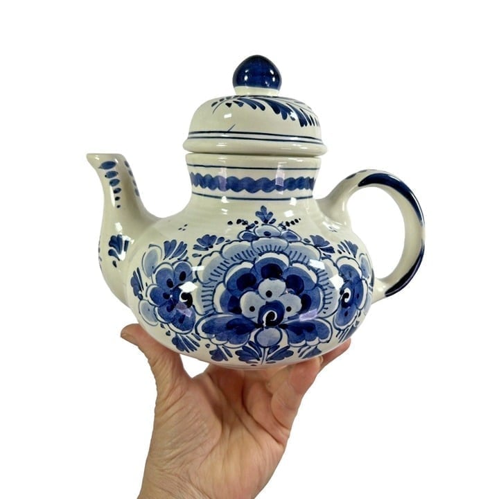 Vintage Delft Blue Tea Pot 4 Cup Size Hand Painted Blue Dutch Floral