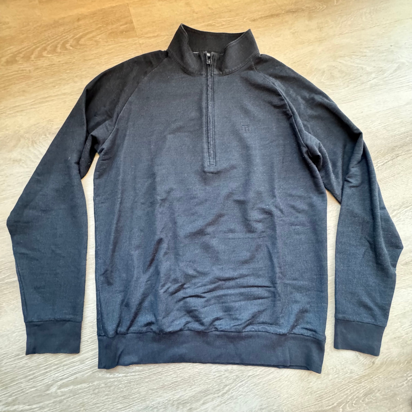 Travis Mathew Quarter Zip - Size M