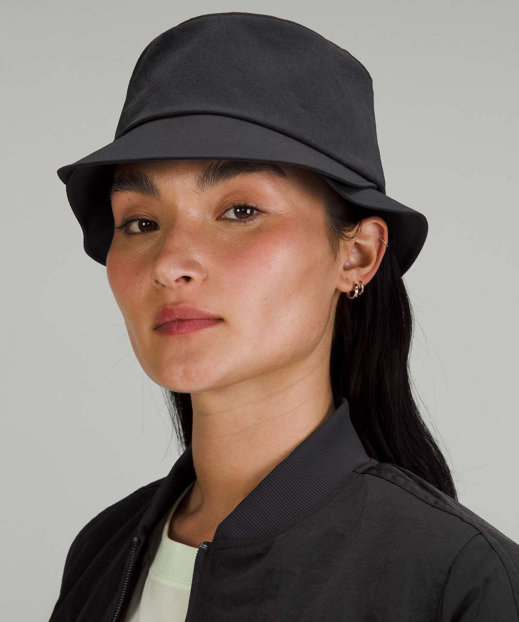 Lululemon wide-brimmed bucket hat