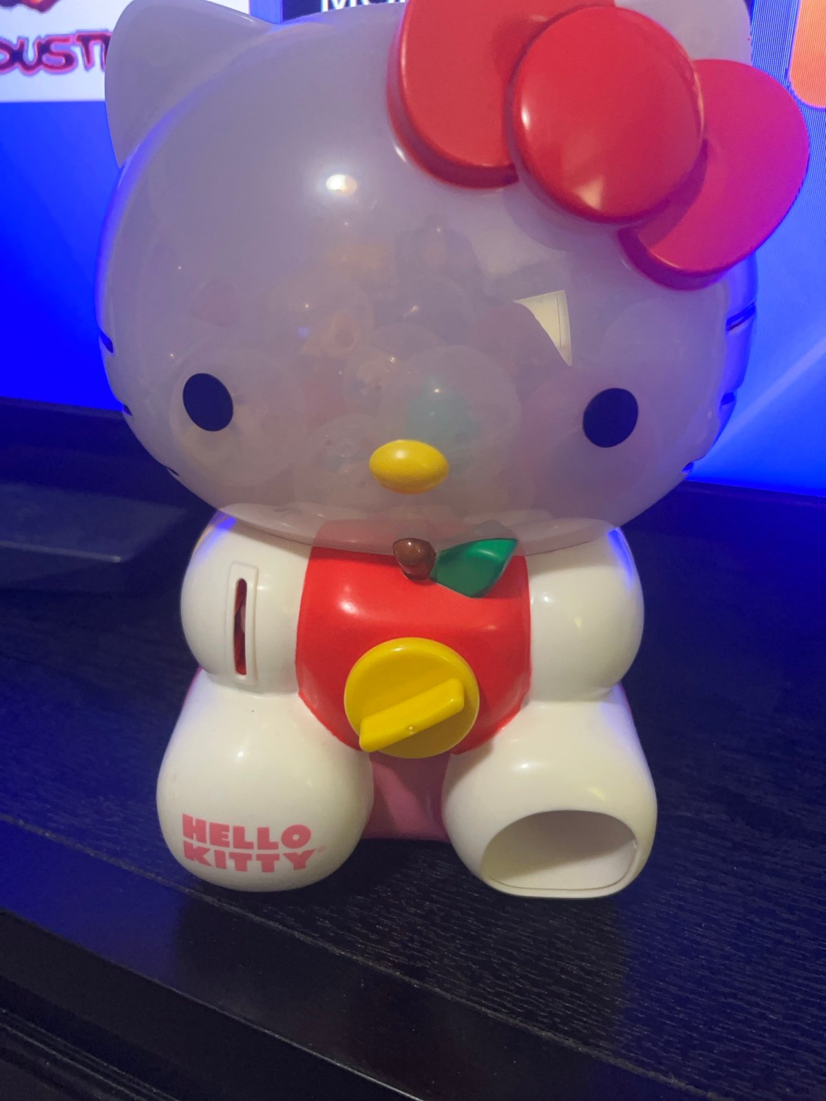 Hello Kitty Squinkies machine with squinkies 2011