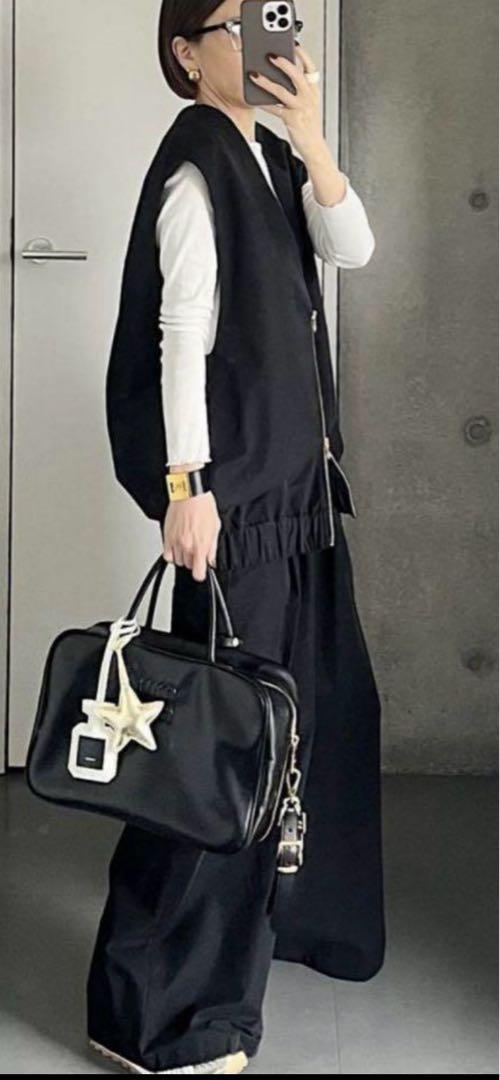 年末のプロモーション CHIEKO Round Back Zip Vest トップス