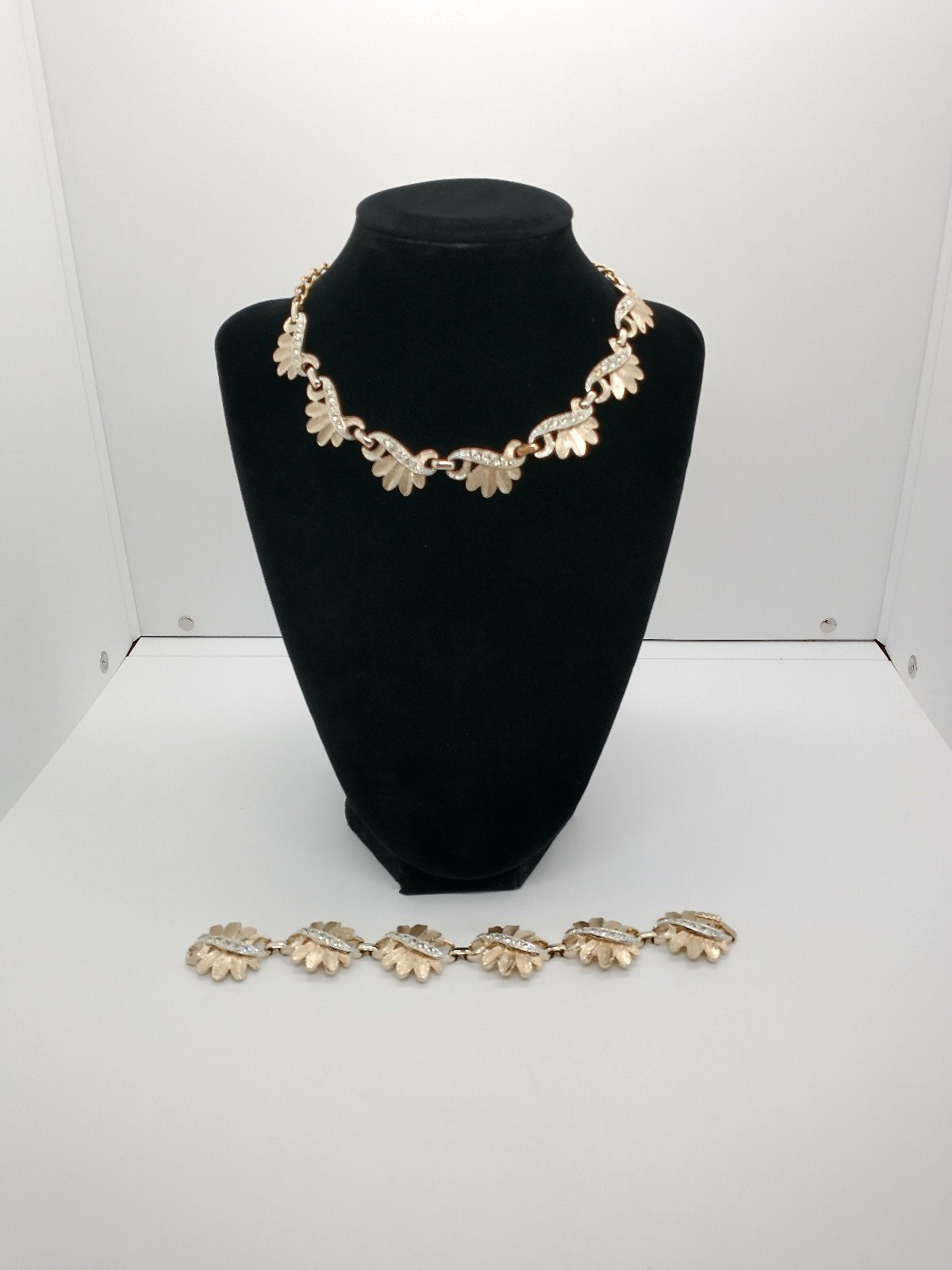 Vintage Sarah Coventry Necklace Bracelet Set Gold Tone Rhinestones Leaf Signed