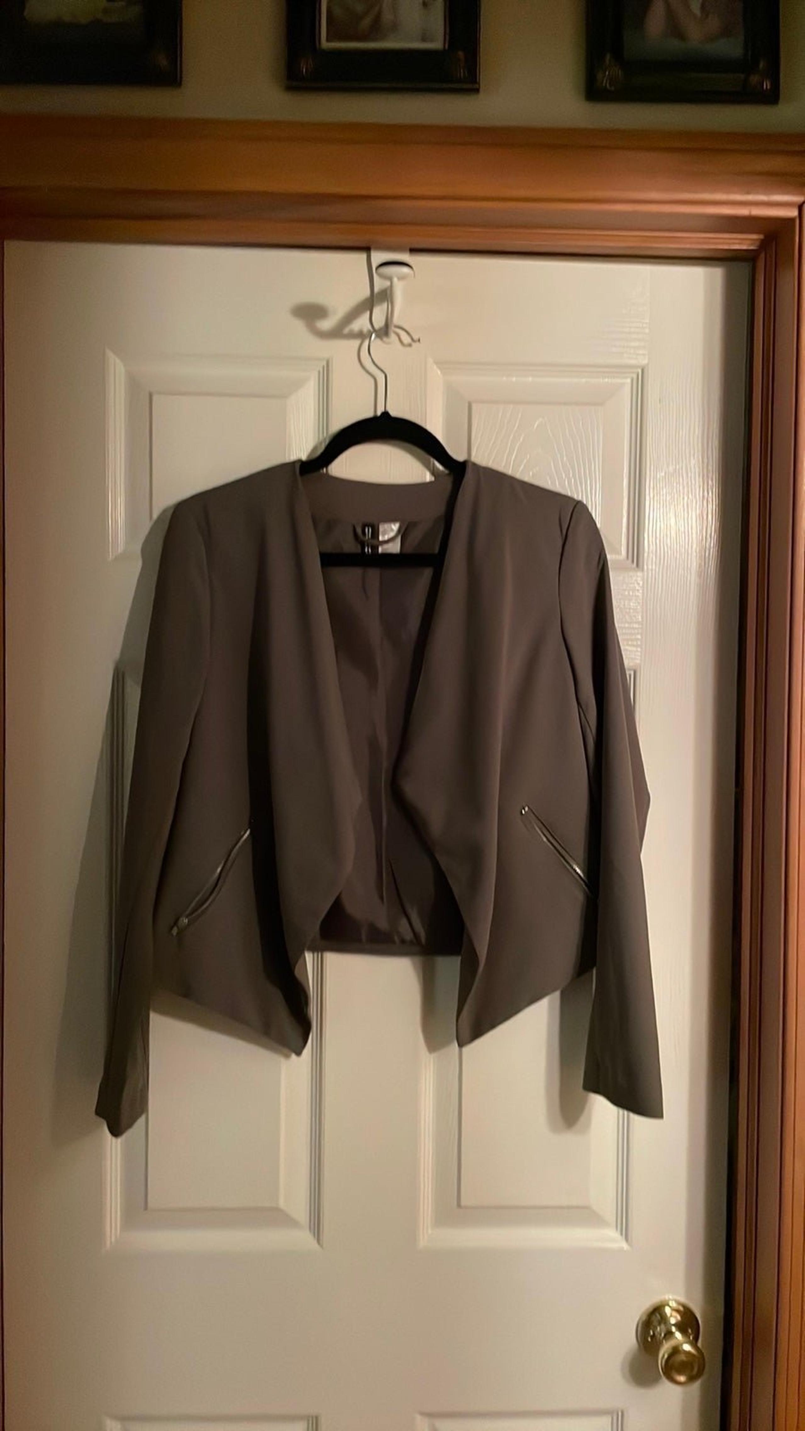 Divided , H&M dressy Blazer, womens size 6