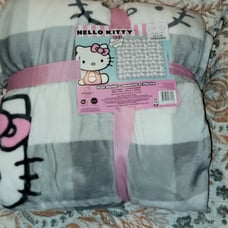 Hello kitty queen plush throw