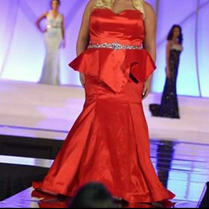 MacDuggal Size 20 Prom Pageant Dress