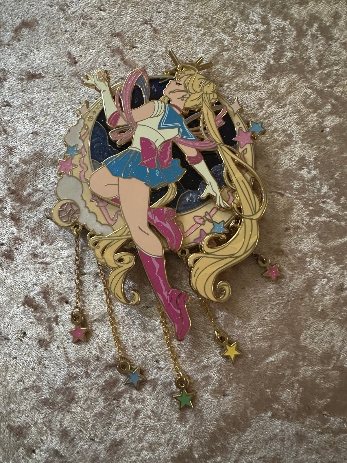 Pin on pin sailor moon
