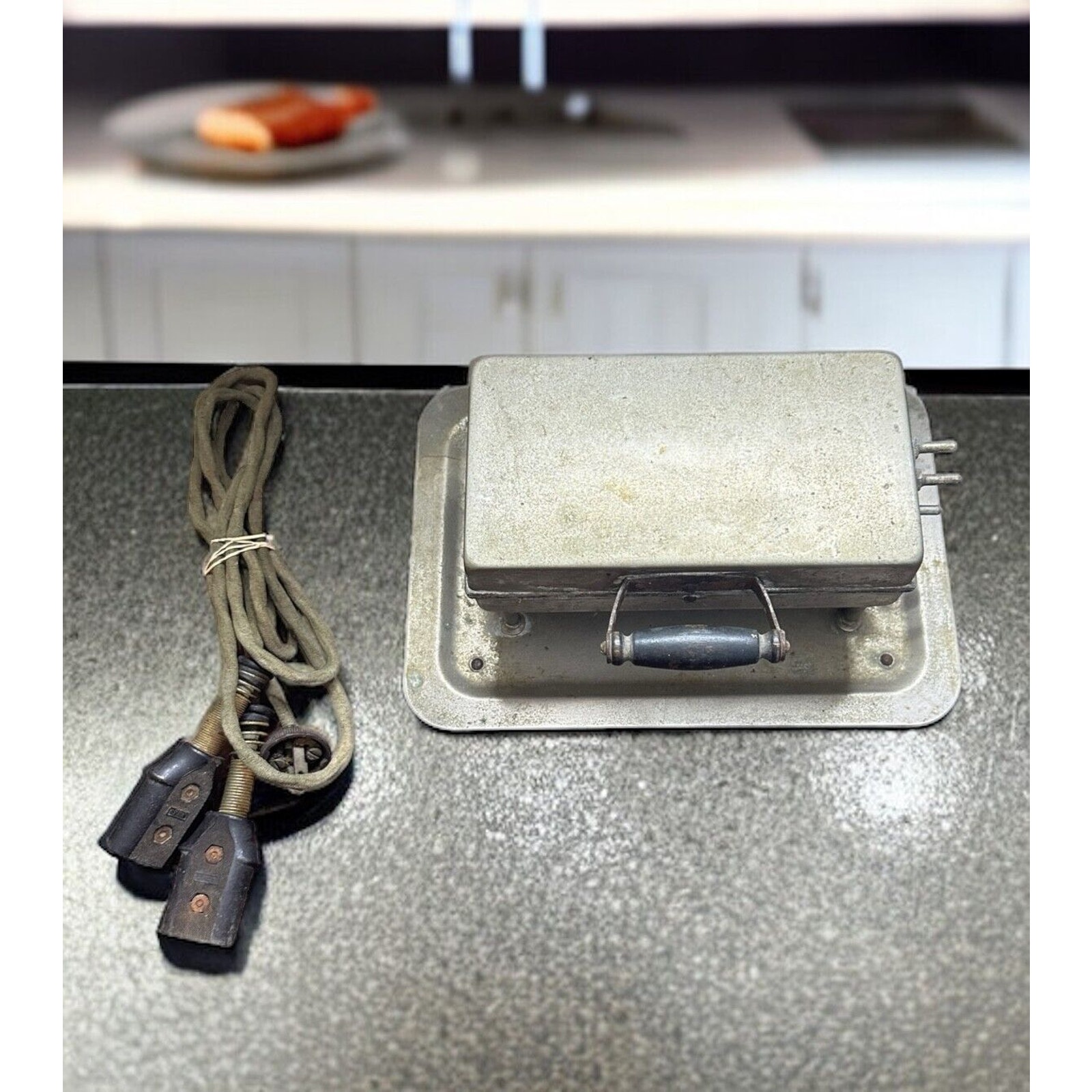Vintage Metal Electric Waffle Maker Working Universal #E9305