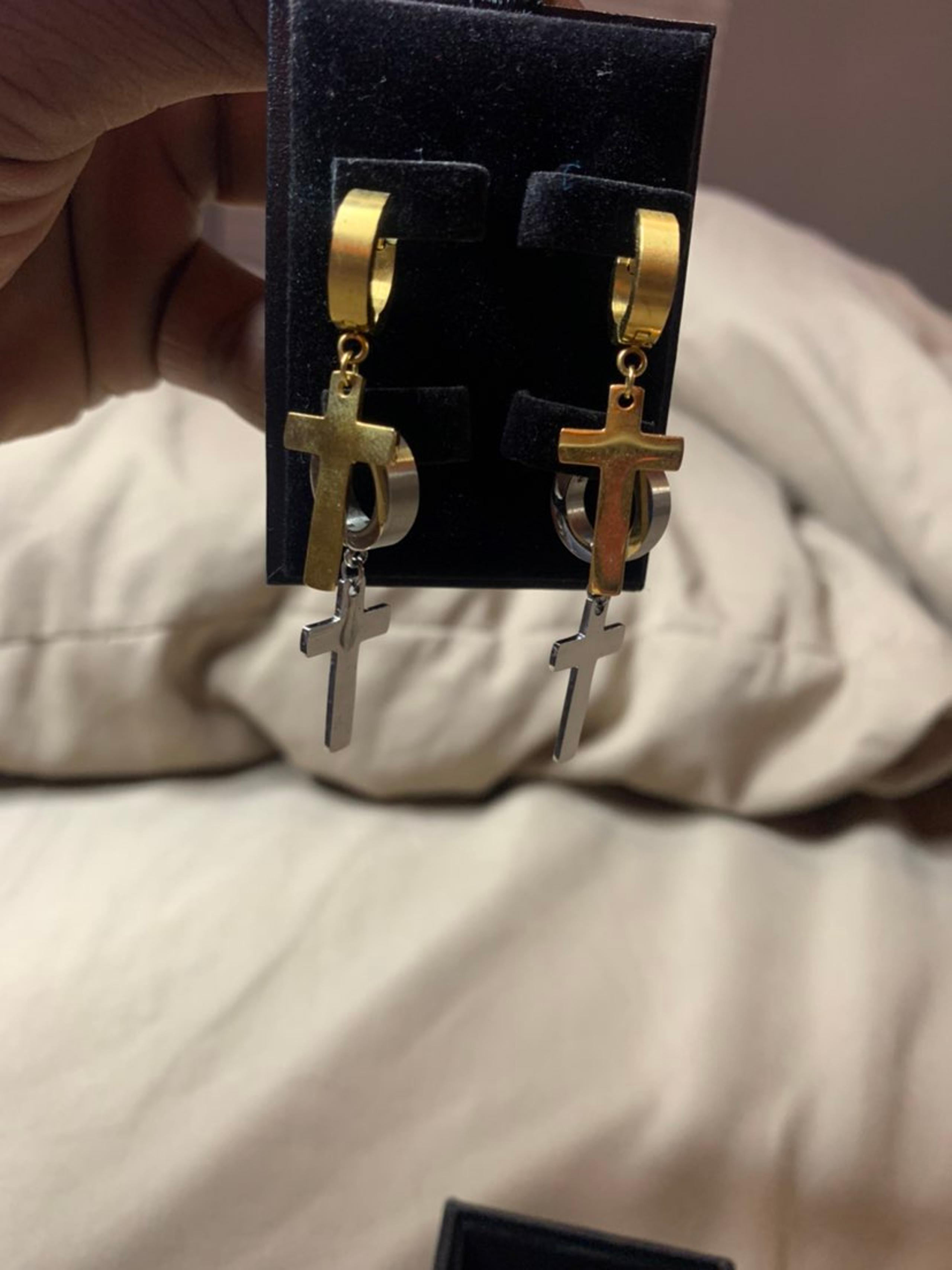 Black jack mens earrings