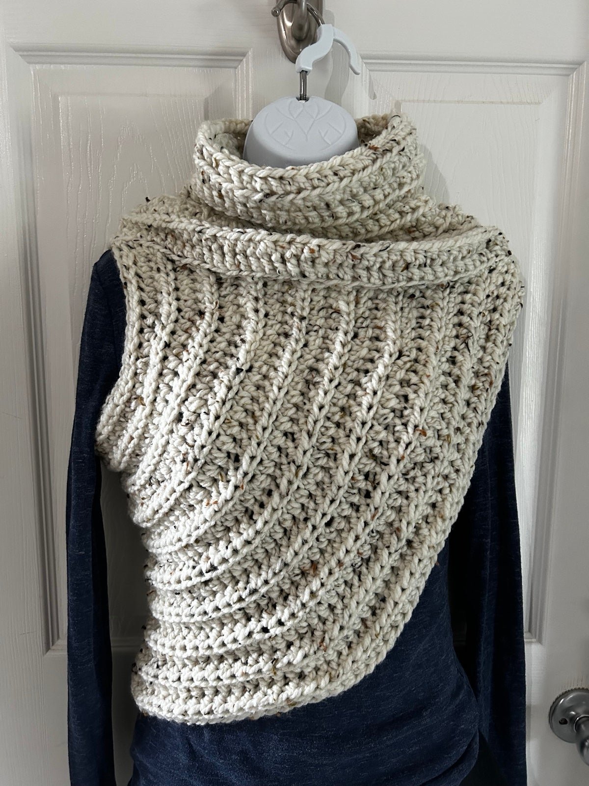 Womens Cowl Scarf Sweater Crossbody Size S/M