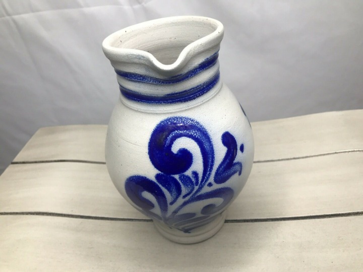 VTG German Handarbeit White Salt Glazed