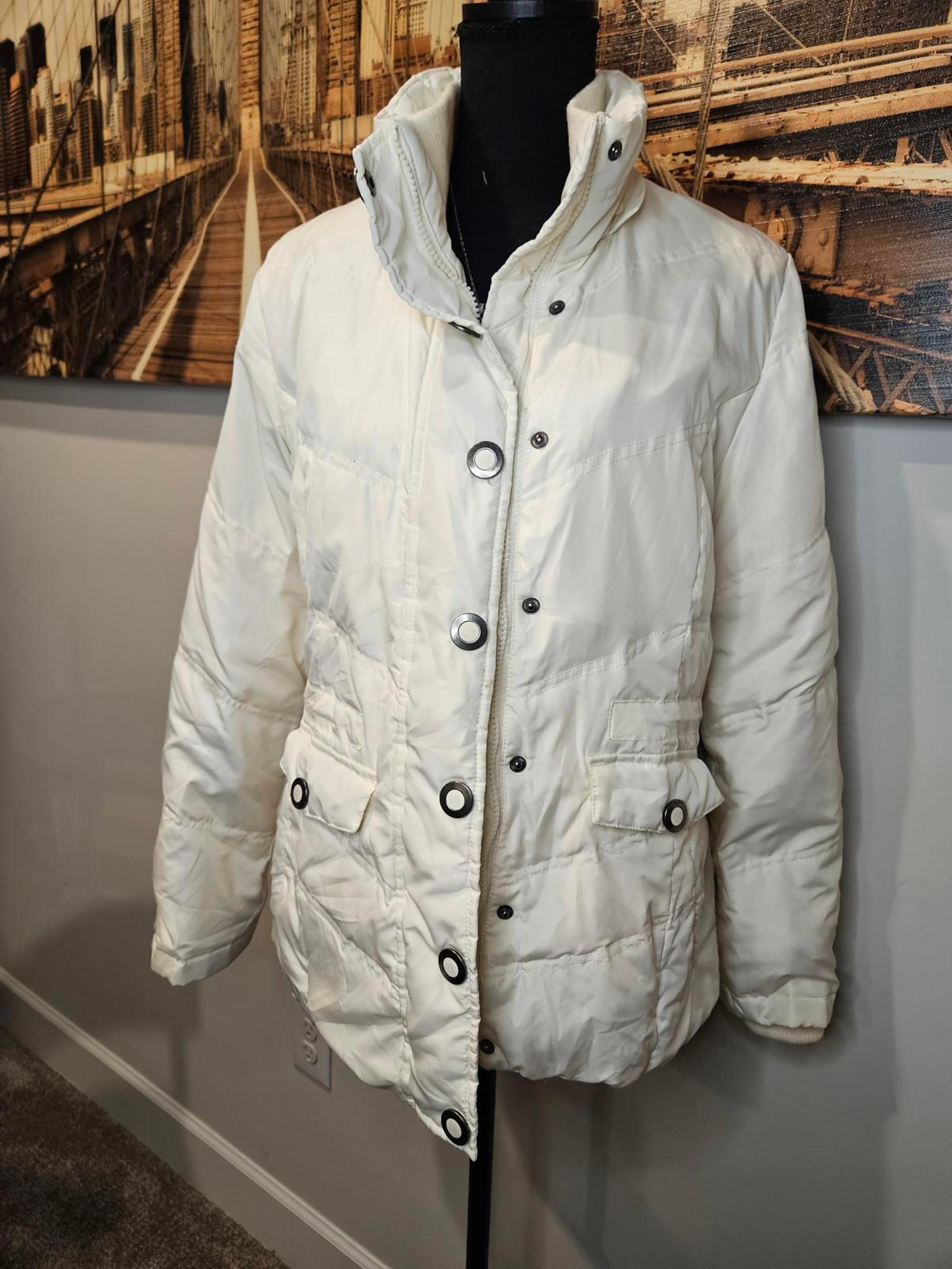 New York & Co. Stylish White Puffer Jacket with Snap Front