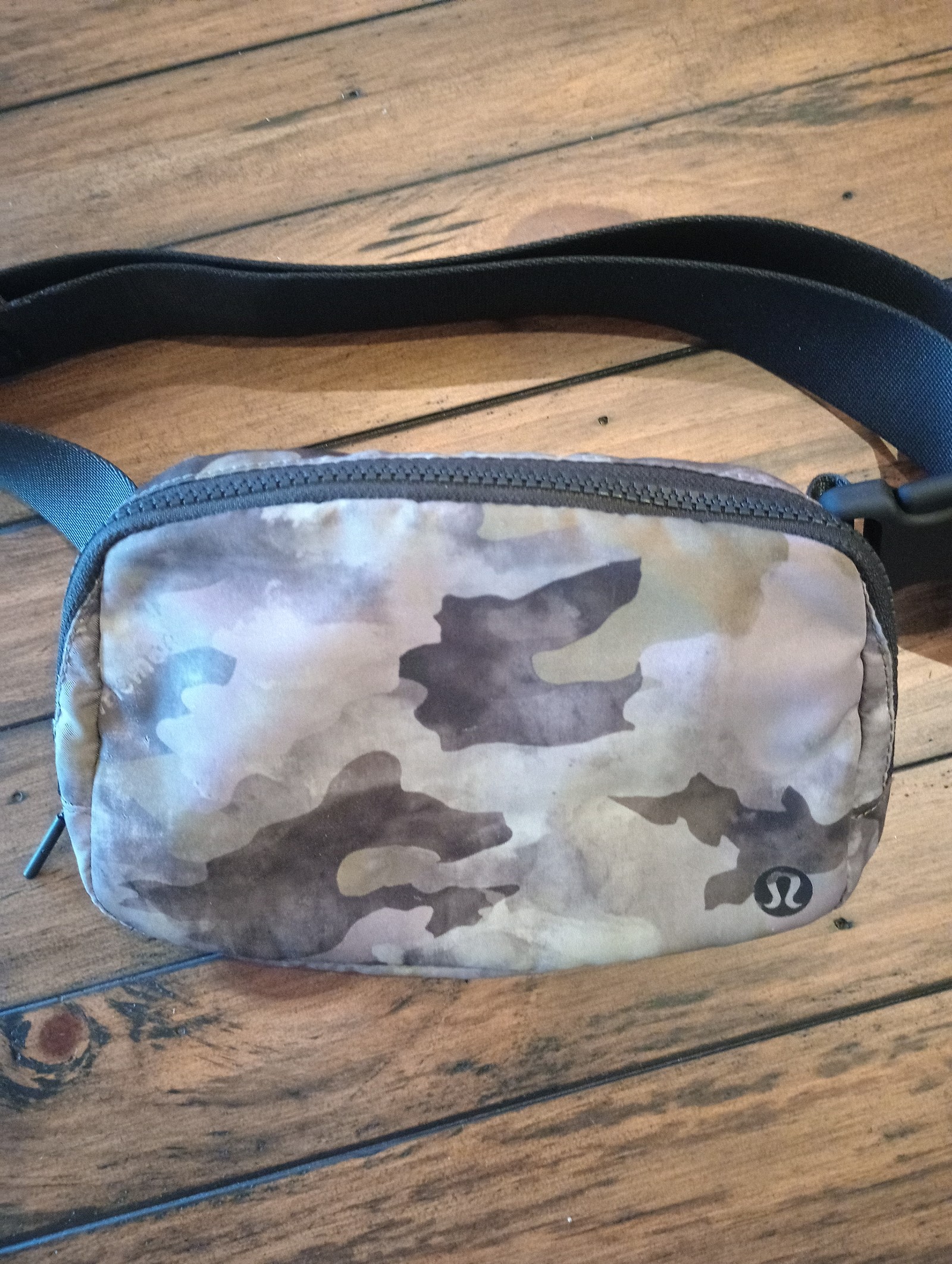 Lululemon Everywhere Belt Bag 1l