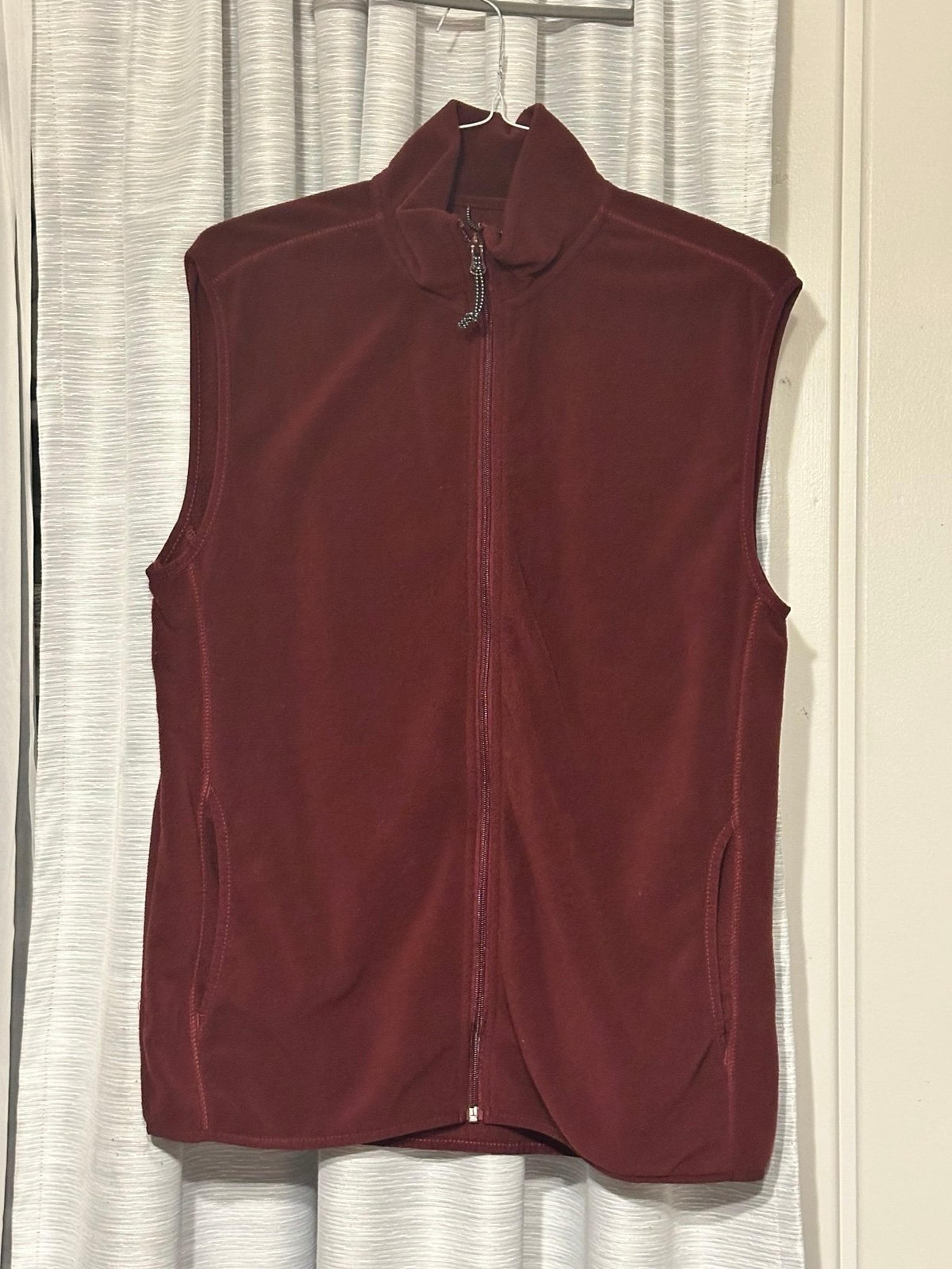 Maroon Men’s St John’s Bay Vest