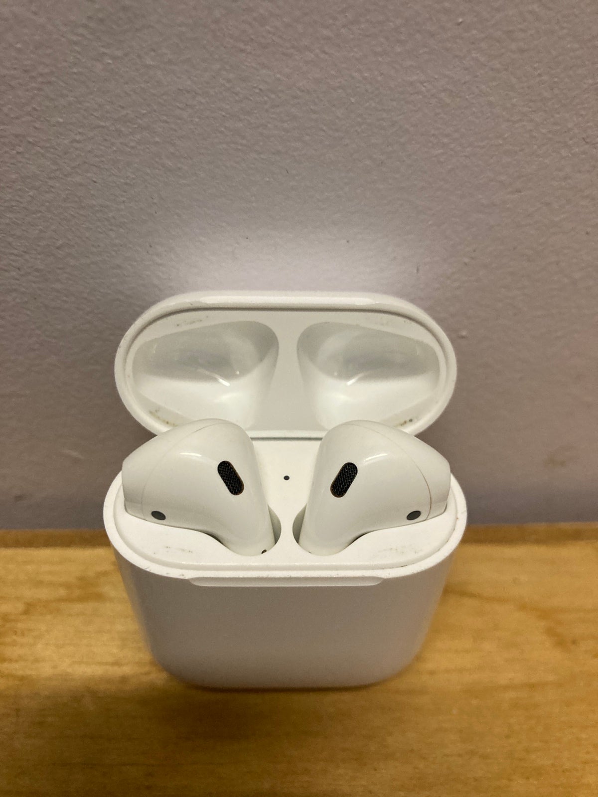 AirPods 1st gen