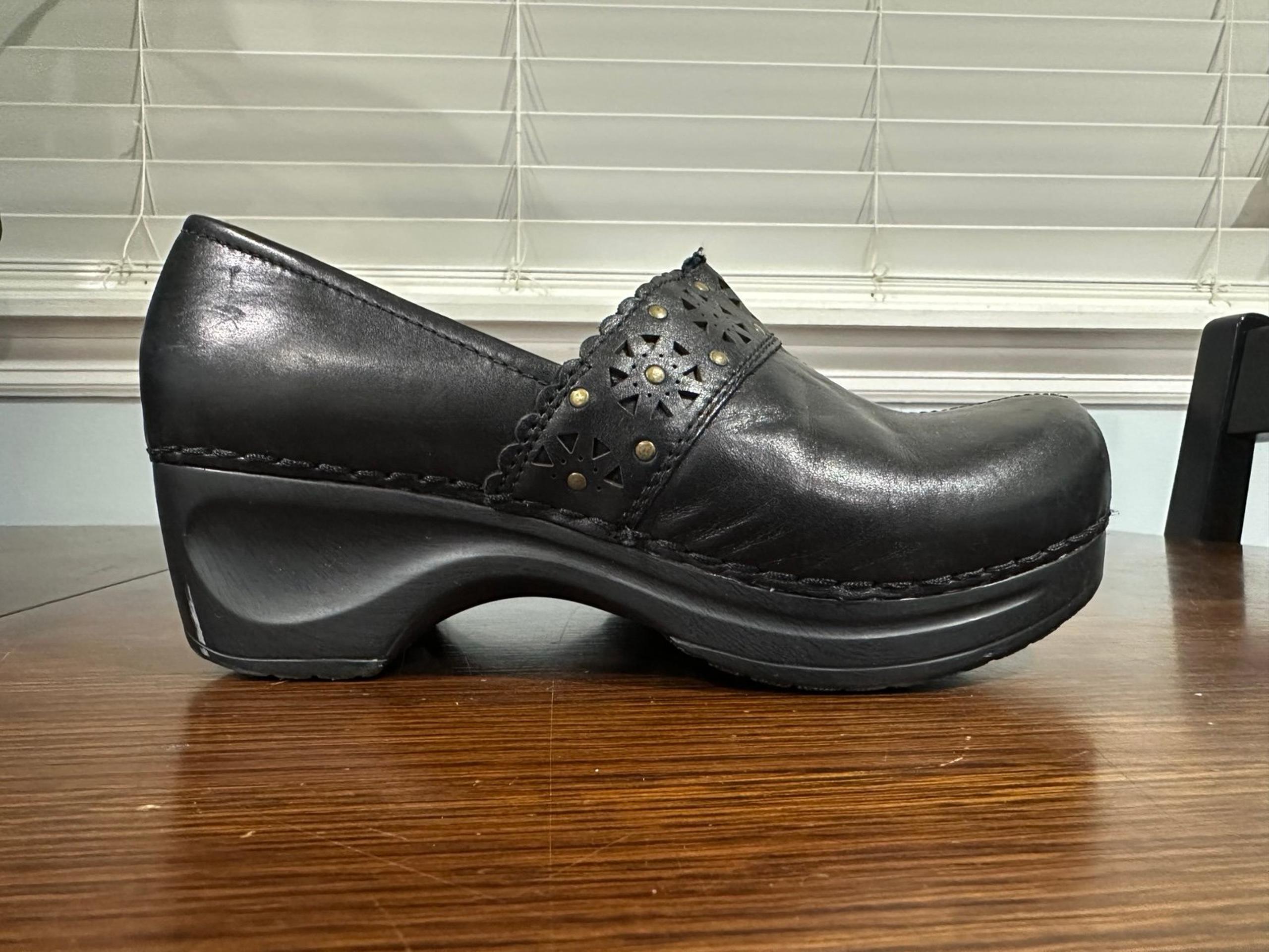 Women's Sanita Denby Black Leather Clogs Shoes 37 6.5 - 7 danish clog studded